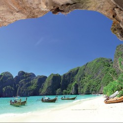 Wallpapers mural maxi lagoon with boats and rocks
