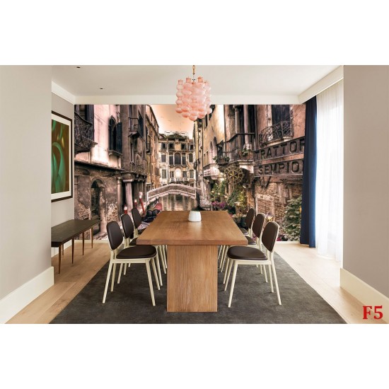 Wallpapers mural traditional view of canal in Venice Wallpapers mural traditional view of canal in Venice