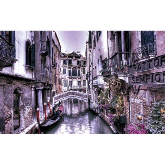 Wallpapers mural traditional view of canal in Venice Wallpapers mural traditional view of canal in Venice