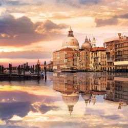 Wallpapers mural beautiful view of Venice with buildings mirror