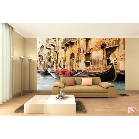 Wall mural a big gondola in the Venice channel Wall mural a big gondola in the Venice channel